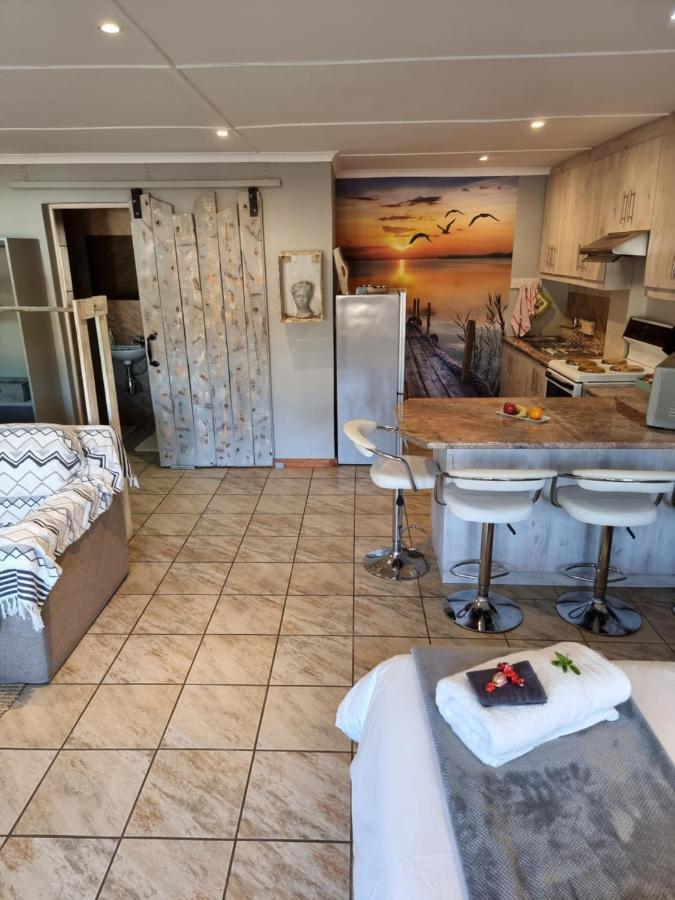 Dolphins Self-Catering Accommodation George Eksteriør bilde